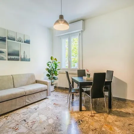 Famileisure Near Policlinico & דירה