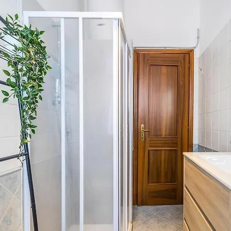 Famileisure Near Policlinico & *