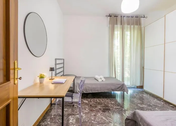 Famileisure Near Policlinico & Διαμέρισμα Μόντενα